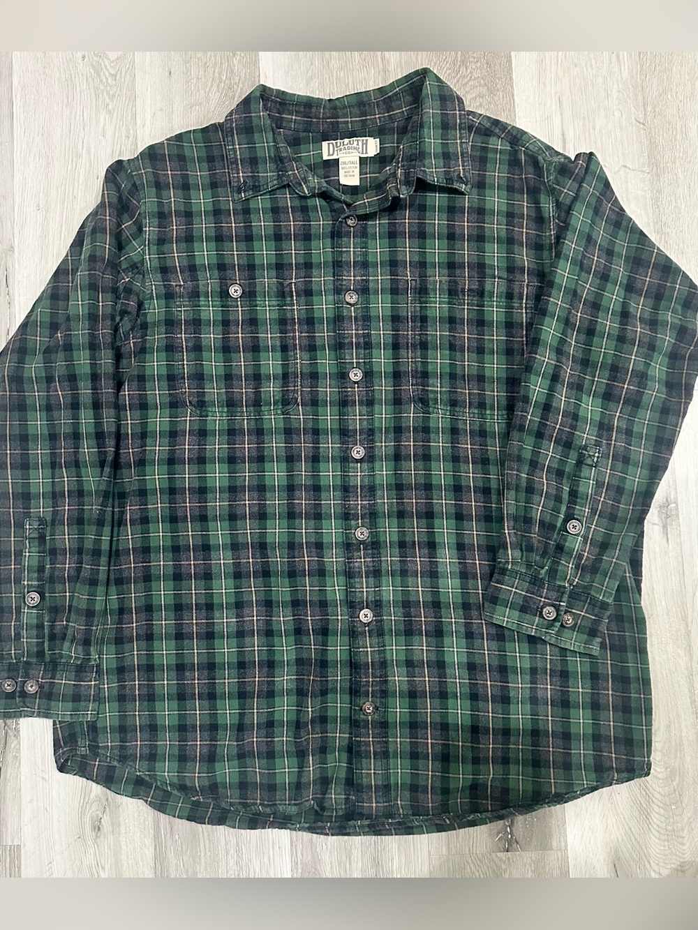 Duluth Trading Co. Men’s 2XL Flannel Shirt - Green Plaid - Great Condition
